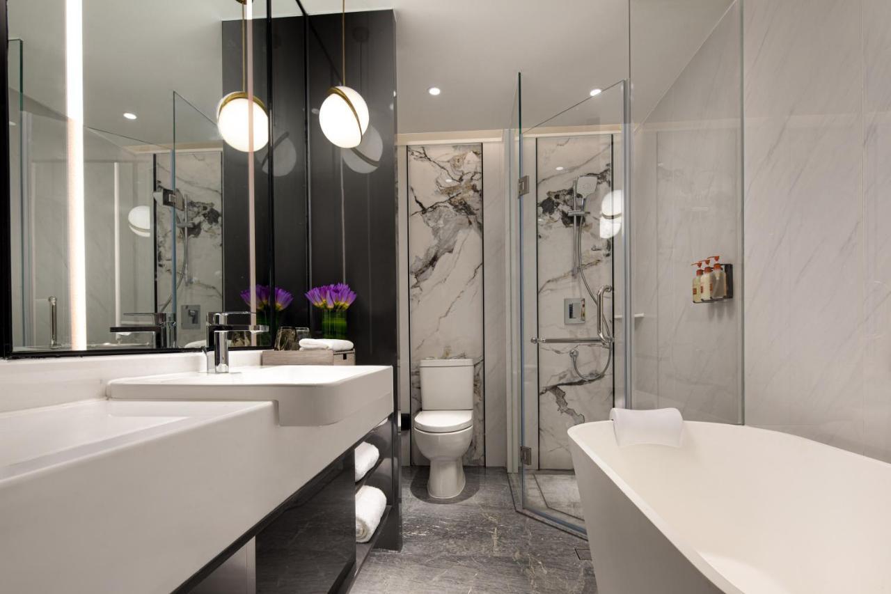 Hotel Crowne Plaza Nanjing Road By Ihg 5*